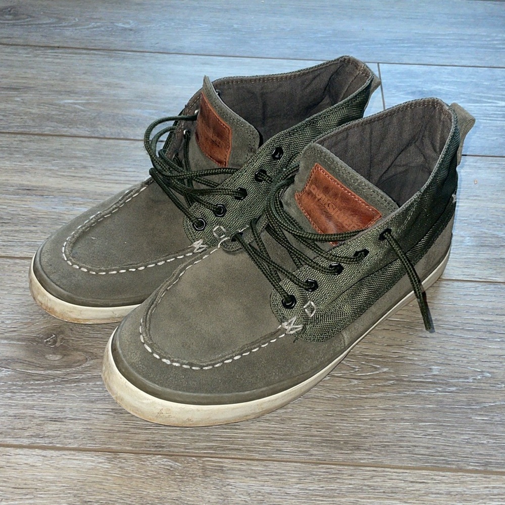Quicksilver men’s shoes in GUC!  Size 8